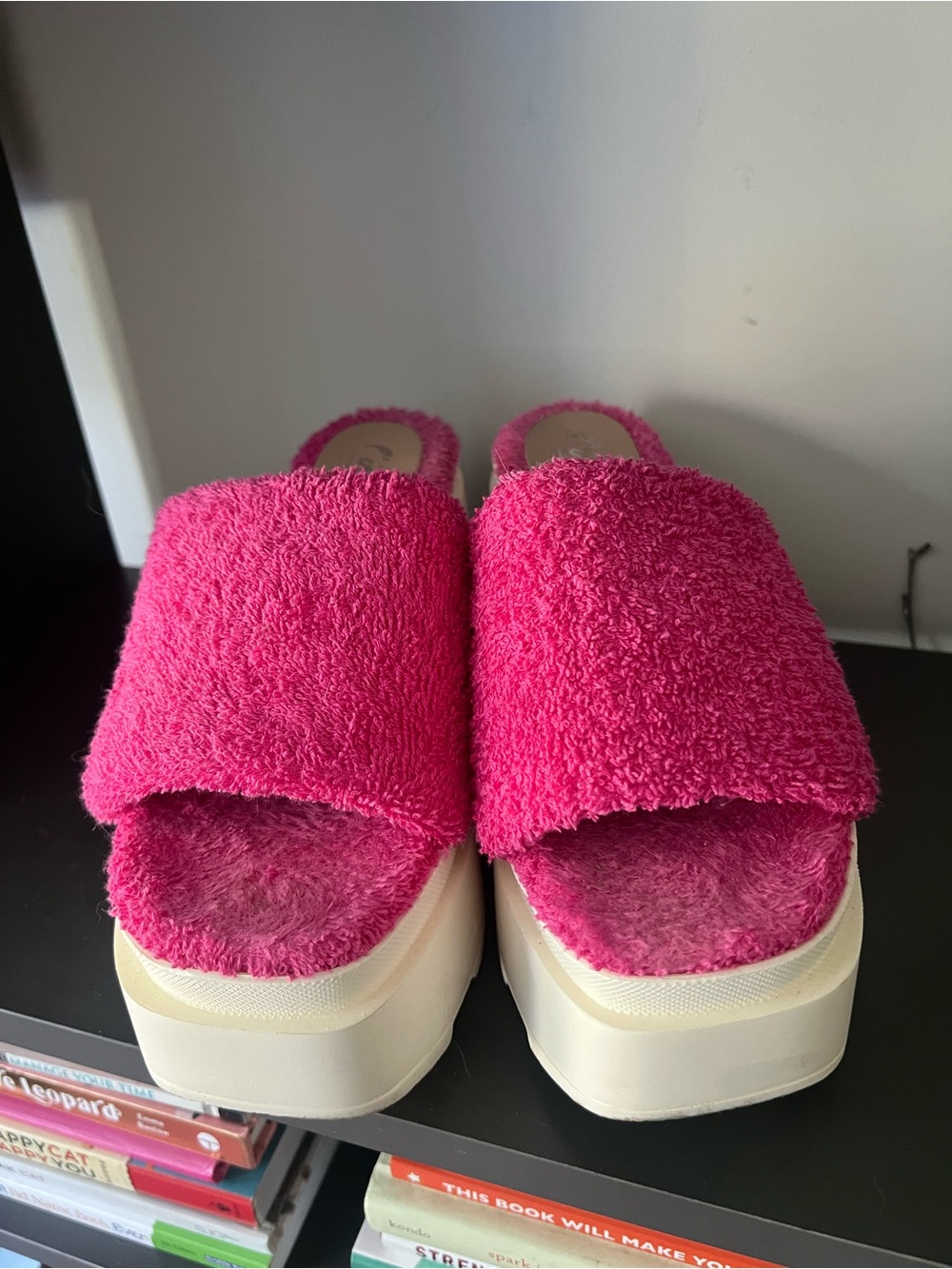 L'INTERVALLE Hot Pink Terry Cloth Platform Slides - Picture 2 of 10